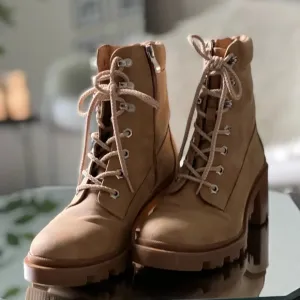TELLURIDE Lace Up Combat Boots