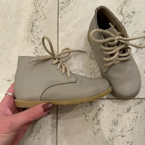 The Humble Soles Leather Grey Chukka Lace-Up Boots