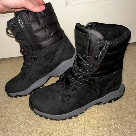 The North Face men’s thermoball zip up Black Winter Boots 8.5 outdoor hiking