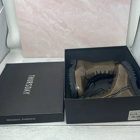 Thursday Boot Company Combat Boots in Olive 8.5 BX19