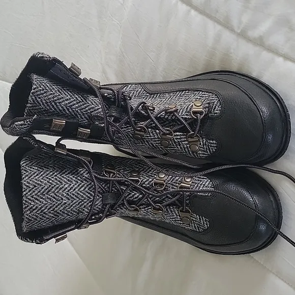 TIMBERLAND AMSTON WEDGE LACE-UP BOOTS  10 BLACK
