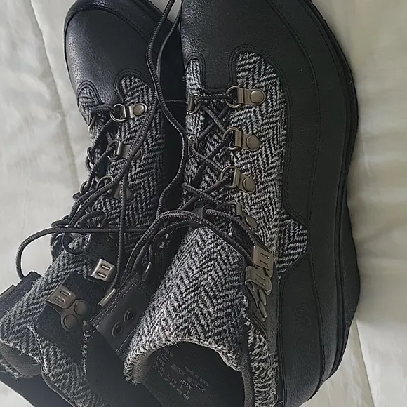 TIMBERLAND AMSTON WEDGE LACE-UP BOOTS  10 BLACK