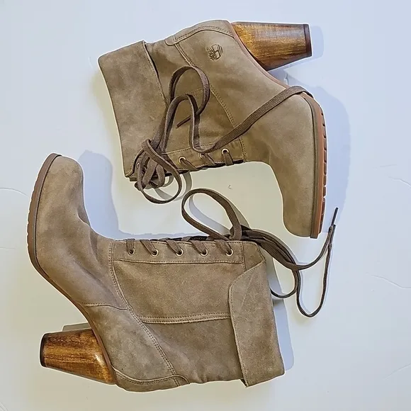 Timberland Ankle Heel Boots Size 7.5
