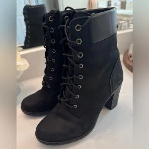 Timberland Black Glancy Lace-Up Boots with Suede Finish