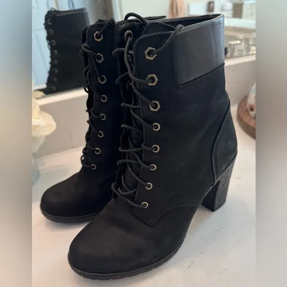 Timberland Black Glancy Lace-Up Boots with Suede Finish