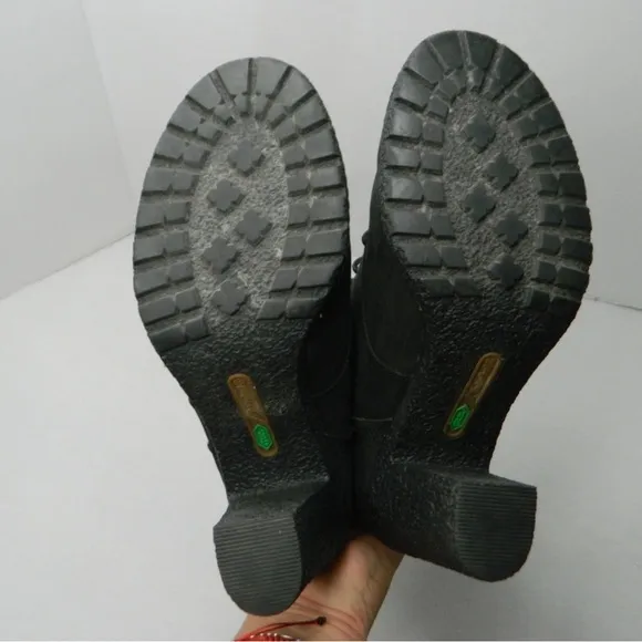 Timberland Earthkeepers Leather Black 3.5in heel bootie boots size 7W
