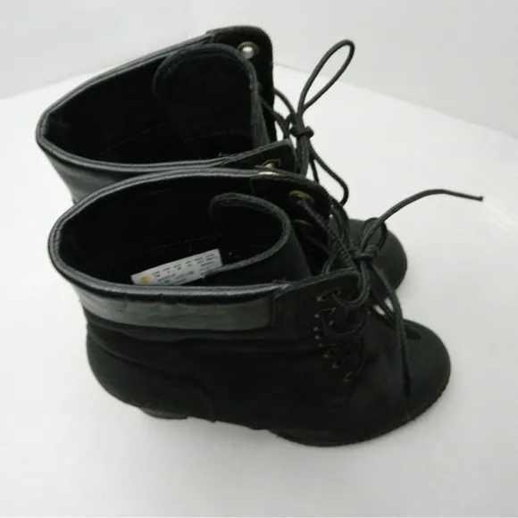 Timberland Earthkeepers Leather Black 3.5in heel bootie boots size 7W