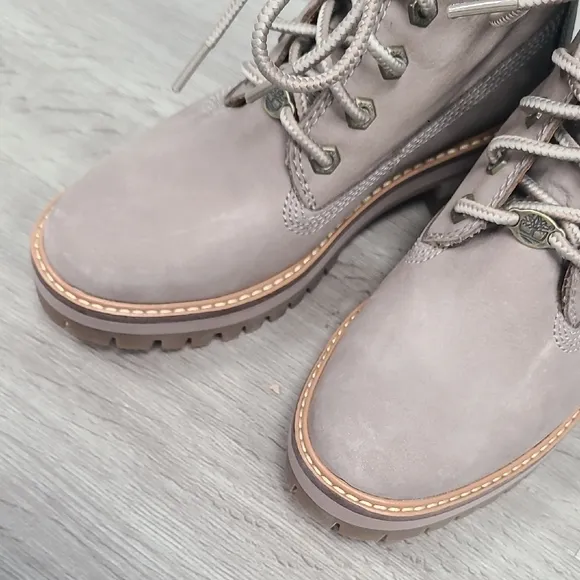 Timberland Women's Lace-Up Boots Size 6.5 NEW