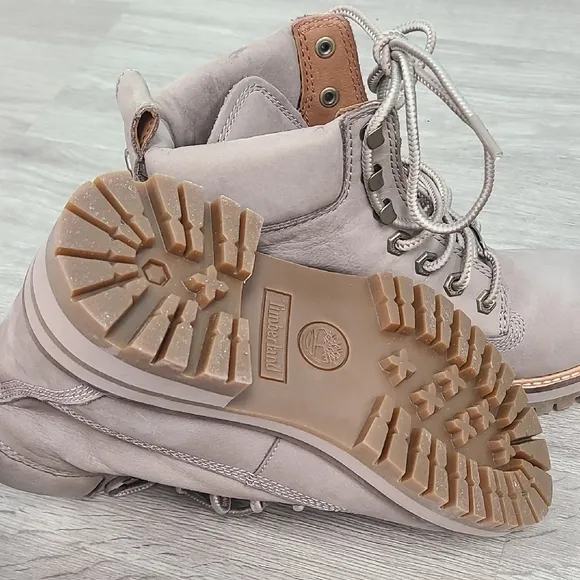 Timberland Women's Lace-Up Boots Size 6.5 NEW