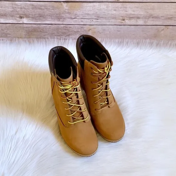 Timberland Women’s Tillston 6 Inch Wheat Boots
