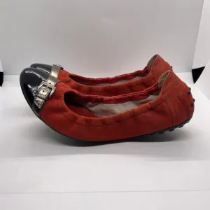 Tods Flats Womens 38 US8 Red Black Suede and Patent Leather Cap Toe Ballet