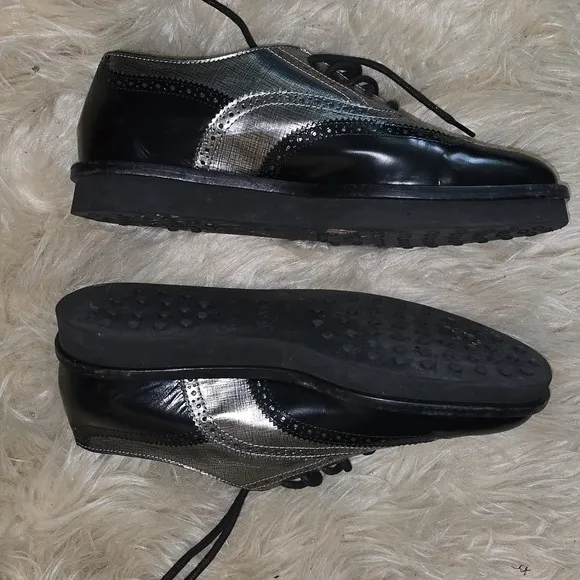 Tod’s Womens Lace-Up Oxford shoes/black leather