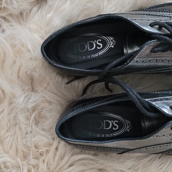 Tod’s Womens Lace-Up Oxford shoes/black leather