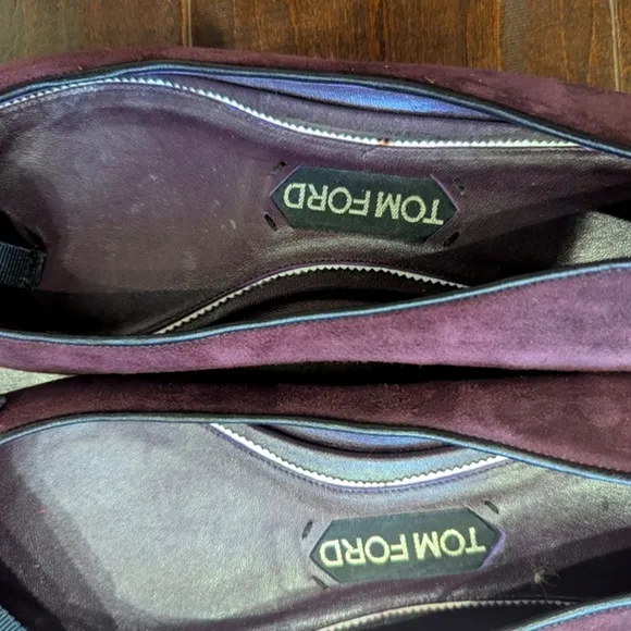 Tom Ford Plum Suede Pointy- Toe Flats W/ Black Grosgrain Bow. EU Size 39.5
