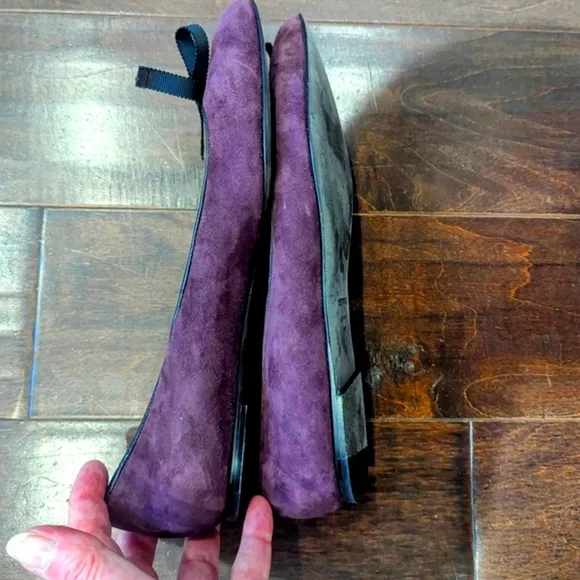 Tom Ford Plum Suede Pointy- Toe Flats W/ Black Grosgrain Bow. EU Size 39.5