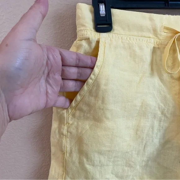 Tommy Bahama New Size 0 Two Palms 5 inch Drawstring Linen Shorts in Soft Yellow