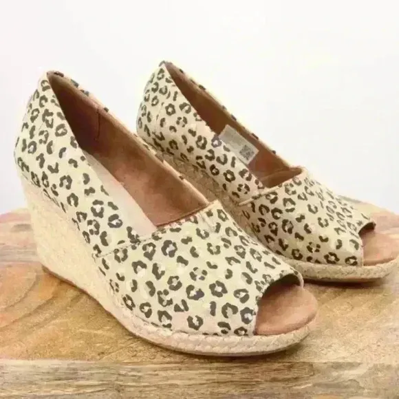 Toms Michelle Neutral Cheetah Peep Toe Wedges sz 9.5 W
