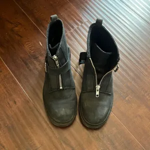 TOPSHOP Black moto Boots size 38 good condition combat boots booties