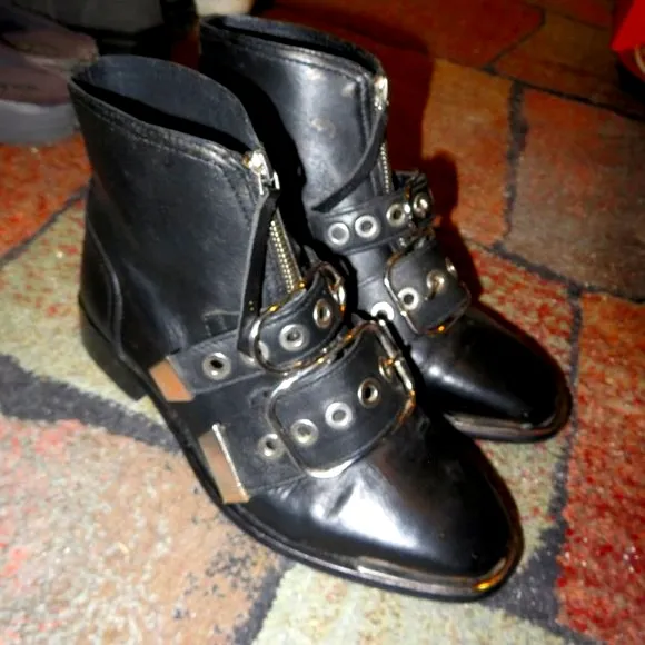 TOPSHOP Front Zip Buckle Combat Moto Ankle Leather Boots