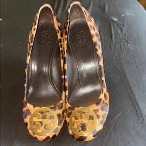 Tory Burch Brown and Black wedges Leopard Print
