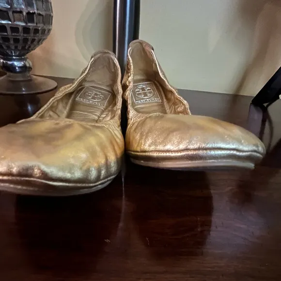 Tory Burch Eddie Ballet Flats Color:Metallic Gold Size:9.5 Great Condition