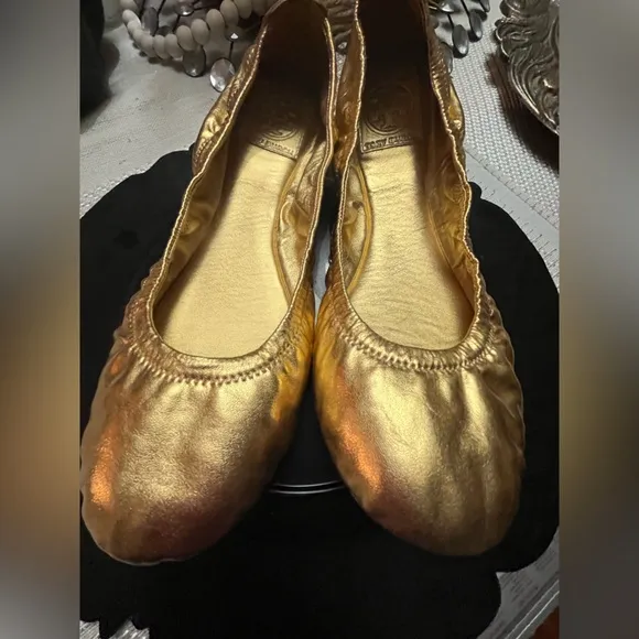 Tory Burch Eddie Ballet Flats Color:Metallic Gold Size:9.5 Great Condition