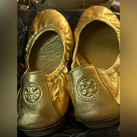 Tory Burch Eddie Ballet Flats Color:Metallic Gold Size:9.5 Great Condition