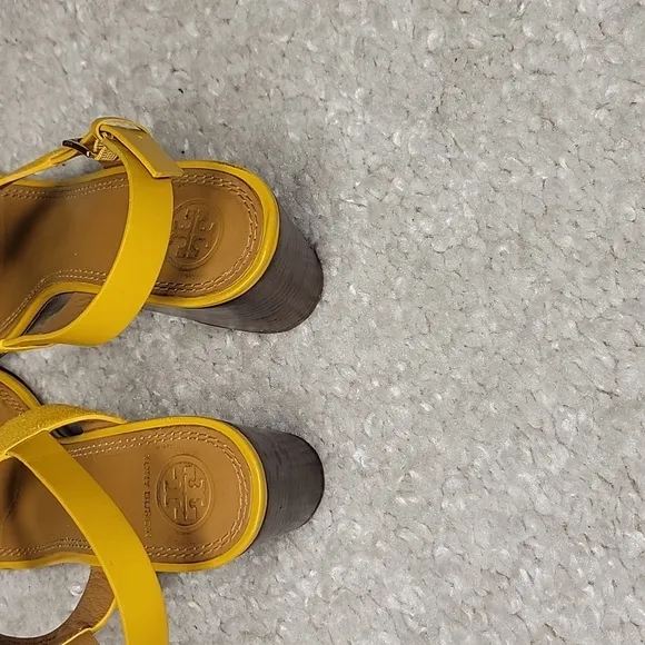 TORY BURCH mustard yellow leather and suede strappy wedges  size 6.5
