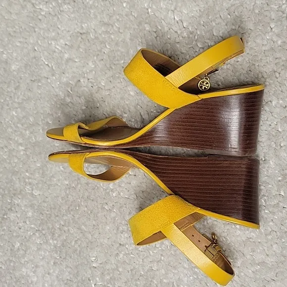 TORY BURCH mustard yellow leather and suede strappy wedges  size 6.5