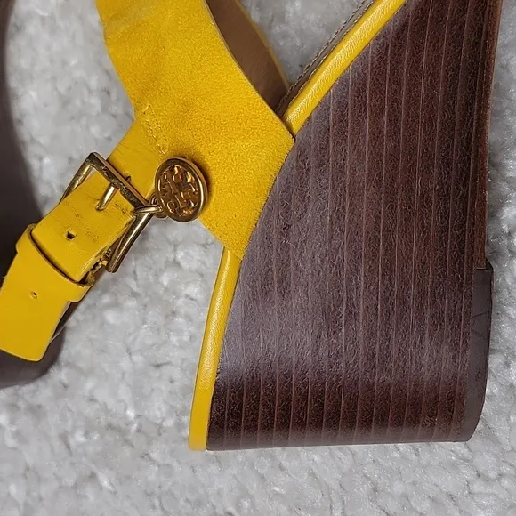 TORY BURCH mustard yellow leather and suede strappy wedges  size 6.5