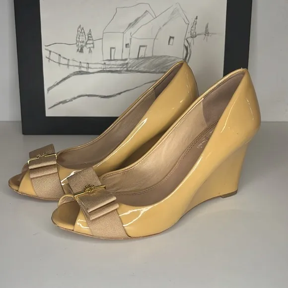 Tory Burch Patent Leather Camel Trudy Peep-Toe Wedges Women’s Size 7.5 M