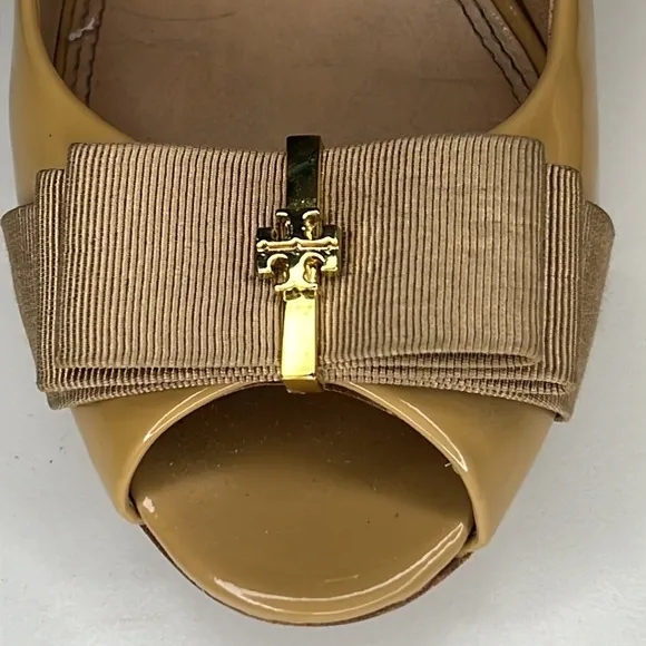Tory Burch Patent Leather Camel Trudy Peep-Toe Wedges Women’s Size 7.5 M
