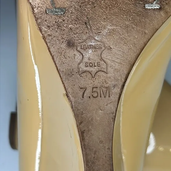 Tory Burch Patent Leather Camel Trudy Peep-Toe Wedges Women’s Size 7.5 M