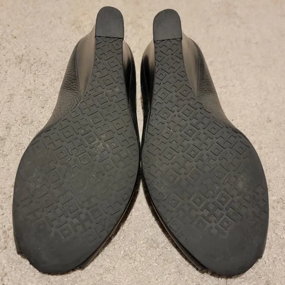 Tory Burch Sally 2 Black Leather Peep Toe Wedges Heels Size 7.5