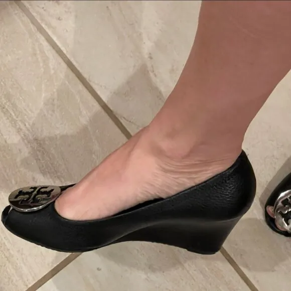 Tory Burch Sally 2 Black Leather Peep Toe Wedges Heels Size 7.5