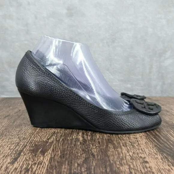 Tory Burch Sally 2 Peep Toe Wedges Heels 7 M Black Leather Logo Pebbled Designer