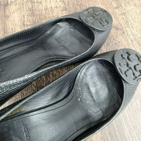 Tory Burch Sally 2 Peep Toe Wedges Heels 7 M Black Leather Logo Pebbled Designer