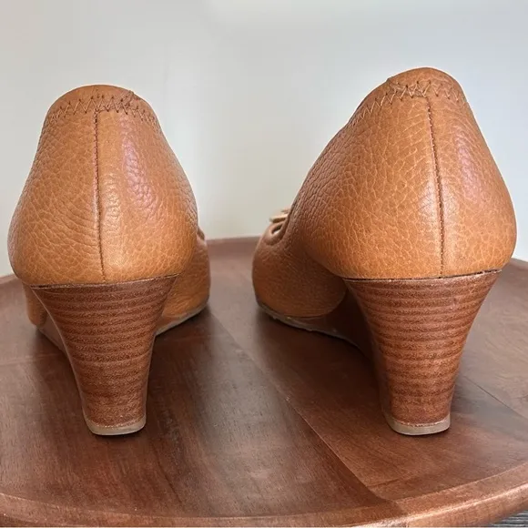 Tory Burch Sally Wedge Leather Camel Gold Logo Peep-toe Wedged Size 10M✨EUC✨