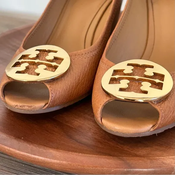 Tory Burch Sally Wedge Leather Camel Gold Logo Peep-toe Wedged Size 10M✨EUC✨