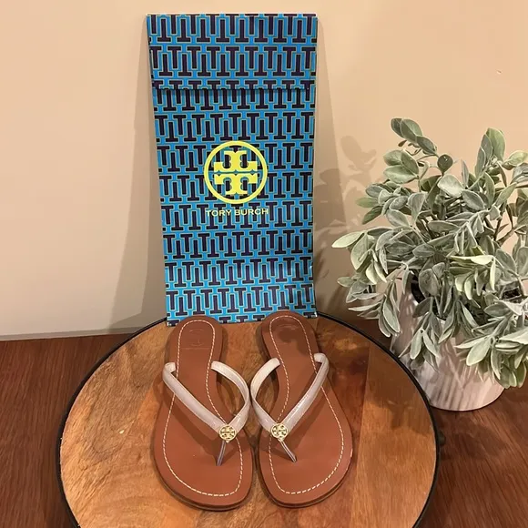 TORY BURCH Terra Thong Flip-Flop Sandals in Nude Beige Taupe | 6