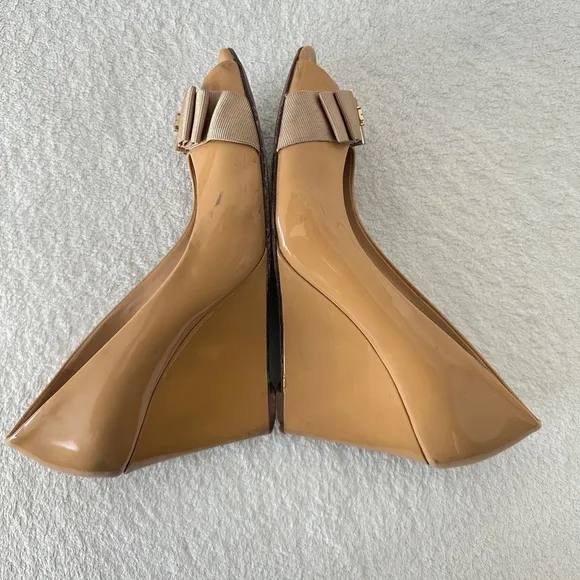 Tory Burch Trudy‎ Patent Bow Wedges 9.5 shoes peep toe heels
