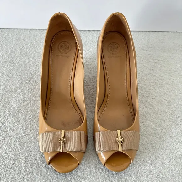 Tory Burch Trudy‎ Patent Bow Wedges 9.5 shoes peep toe heels
