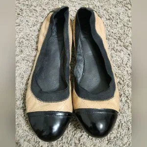 Tory Burch Womens Tan Black Quilted Cap Toe Slip On Ballet Flats Size US 7.5