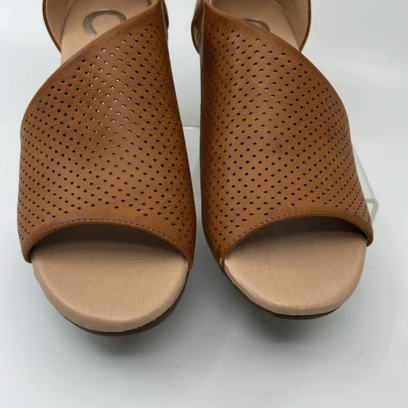 Tru Comfort Foam Brown Wedges Peep Toe Heel Shoes Faux Leather Size 6