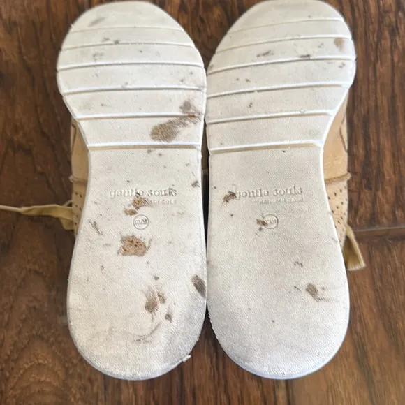 TWO pair! Gentle Souls by Kenneth Cole Raina Lite Jogger shoes, size women’s 9.5
