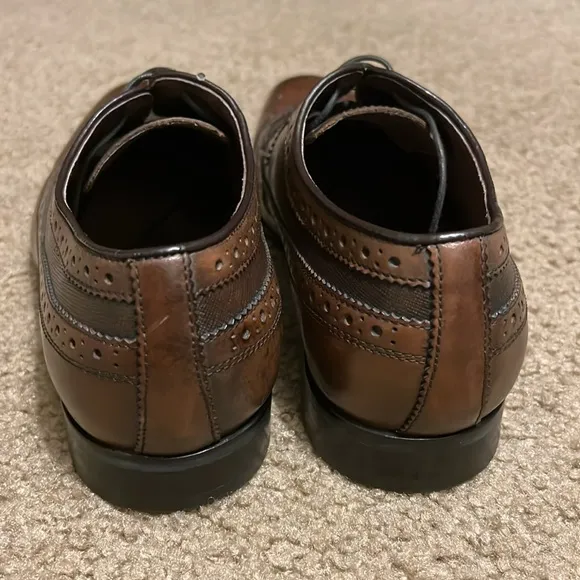Two-tone Brown Wingtip Dress Shoes