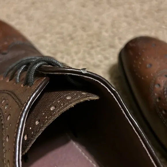 Two-tone Brown Wingtip Dress Shoes