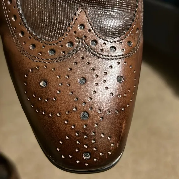 Two-tone Brown Wingtip Dress Shoes