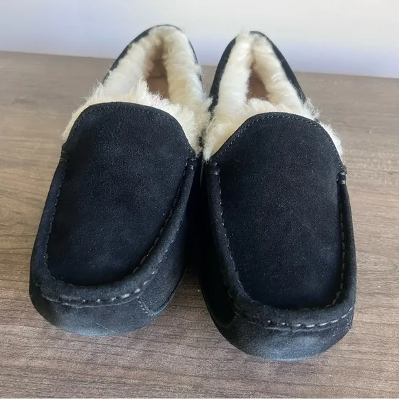 Ugg Ascot Black Slipper Kids Size 5 #B1146