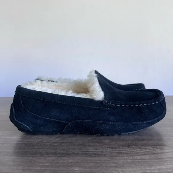Ugg Ascot Black Slipper Kids Size 5 #B1146